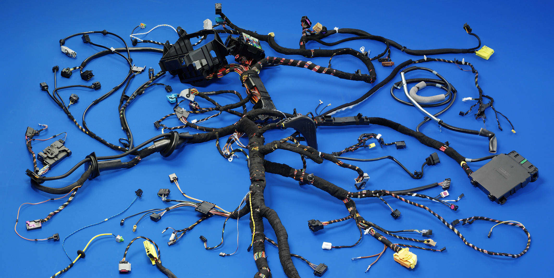 SITEL-ALGERIE-production-faisceaux-de-câbles-electriques-pour-automobiles